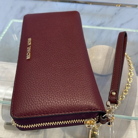 MICHAEL KORS 
Jet Set Travel Large Chain Shoulder Bag & JST LgCONTINENTAL wallet - Picture 10 of 16